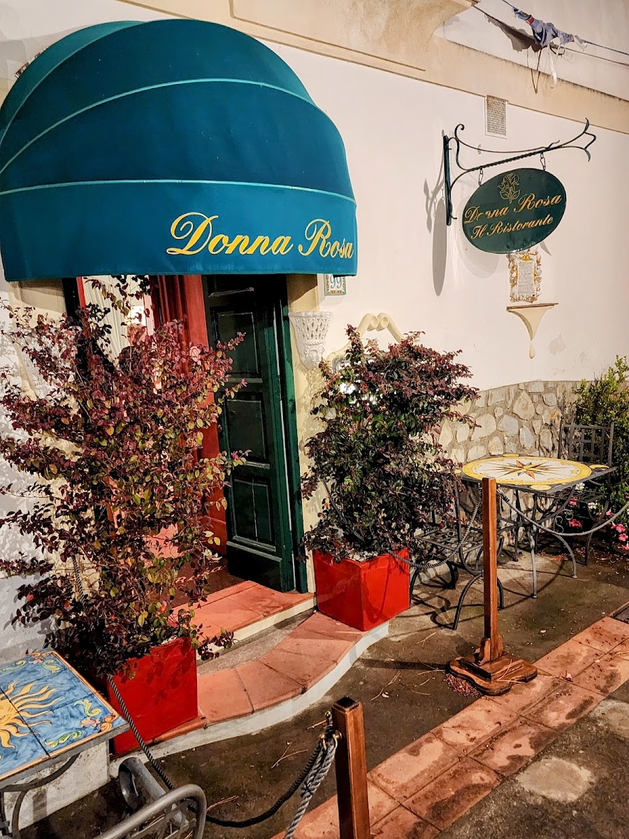 Donna Rosa in Positano